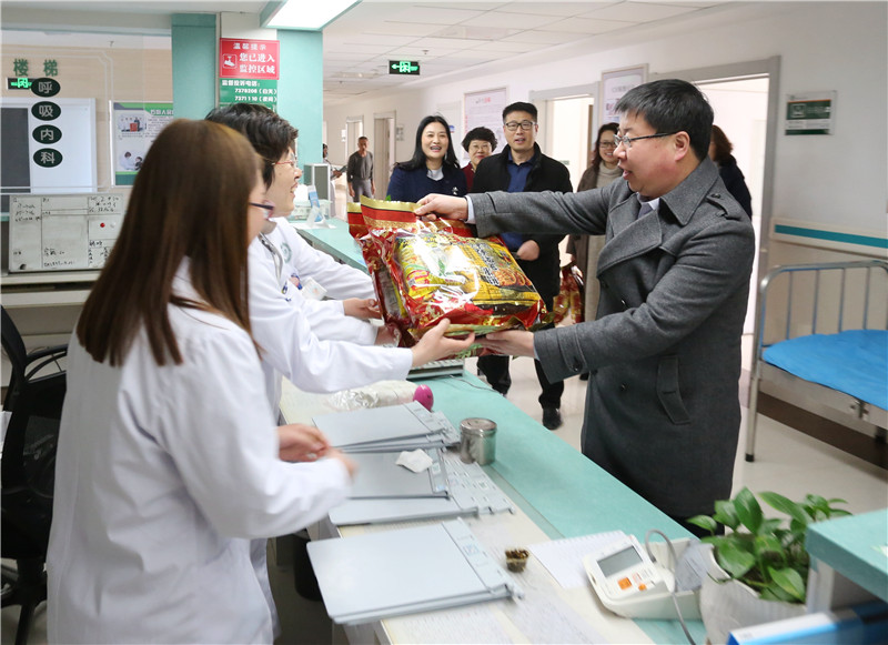 【拜年啦！】院领导大年初一慰问值班人员及住院患者