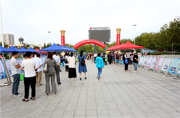 【服务百姓健康行动】石岛医院积极参加市卫健局组织的大型义诊活动