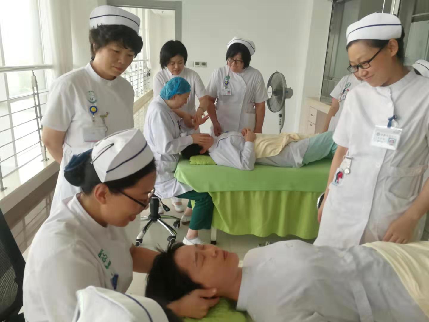 举办青少年近视防控技能培训班
