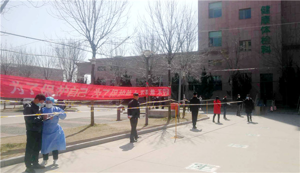 【勇战疫情】医院奋力助复工 企业暖心送果汁