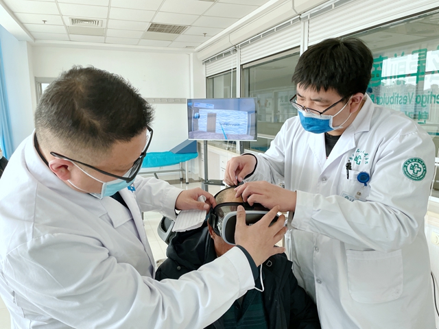 【大抓业务 狠抓服务】经常头晕，别担心！石岛人民医院眩晕前庭康复训练中心开诊啦！