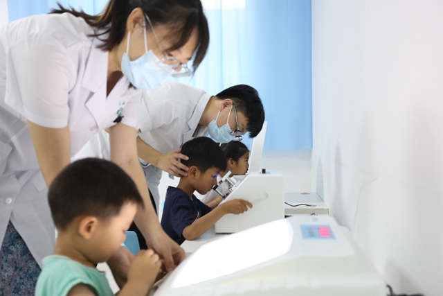 【笃行实干大抓业务】点亮清晰世界，从弱视训练开始