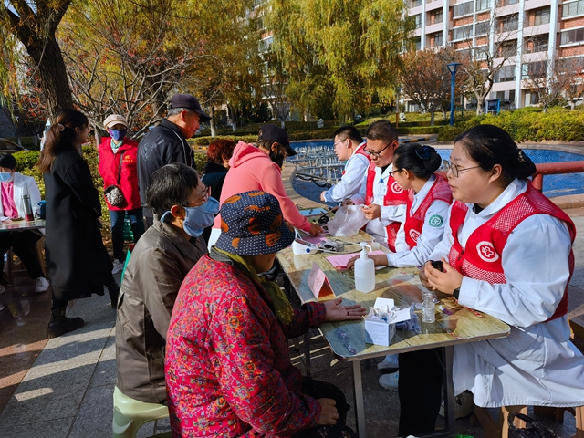 【全流程改善就医体验】石岛人民医院爱心义诊进社区，便民惠民暖人心