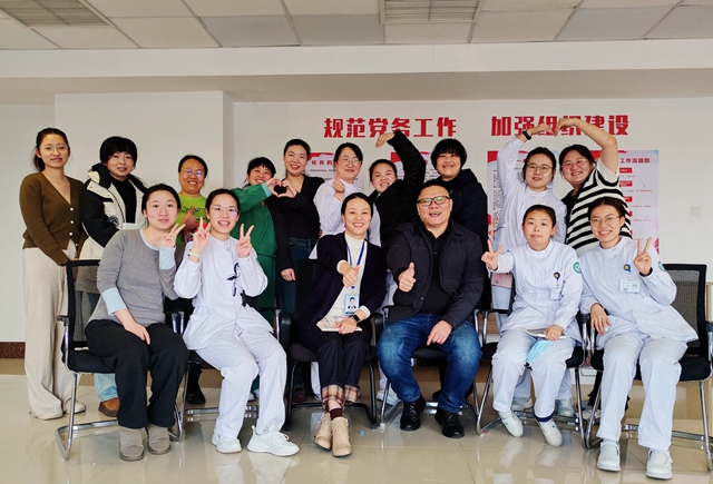 书香润泽心灵 天使护航健康——石岛人民医院举办第一期读书心理社团分享会