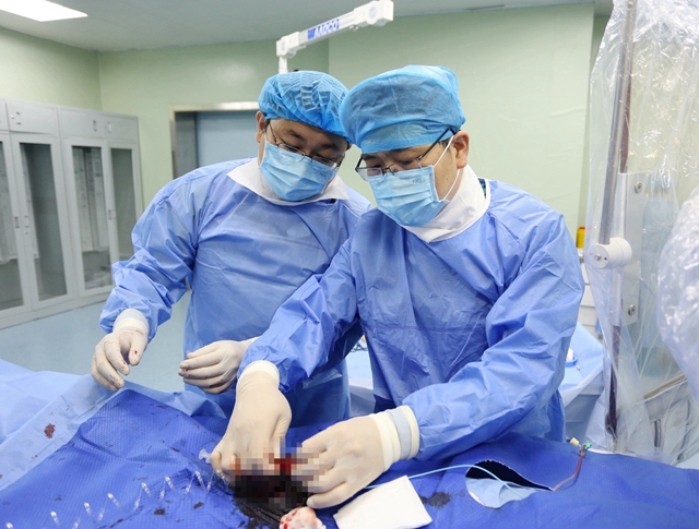 【笃行实干 大抓业务】患者命悬一线，“介入”再显神通